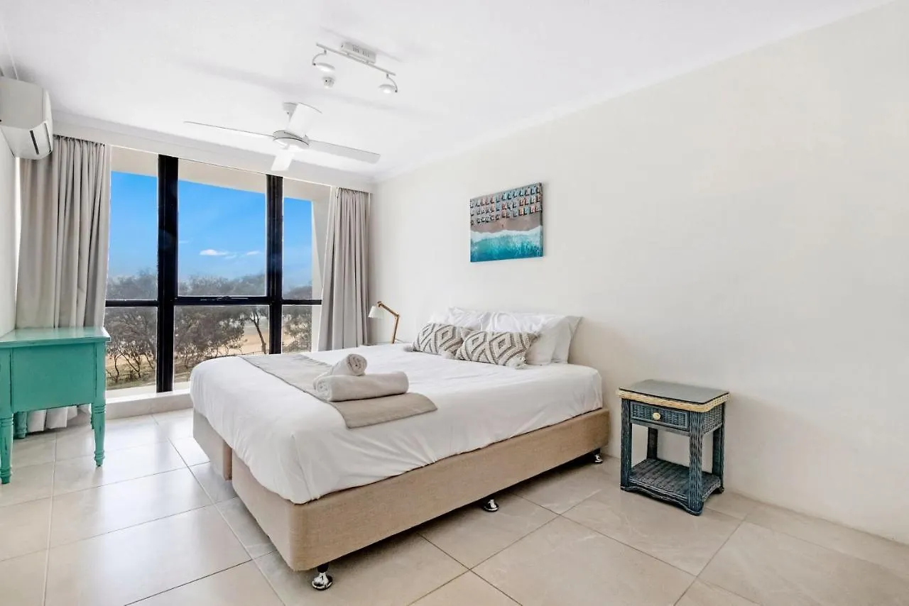 Beachfront Escape In Surfers Paradise - Coasthm Gold Coast 0*,